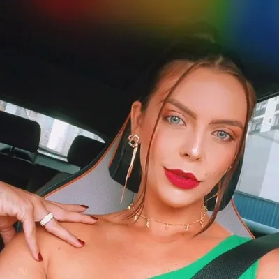 Helen Souza profile
