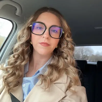 Hélène 🎀🤍🧖♀️✨ profile