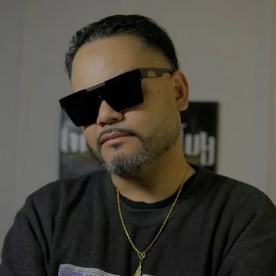 Hella Chluy profile