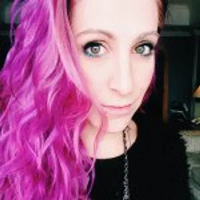 Jessica Louise Dye profile