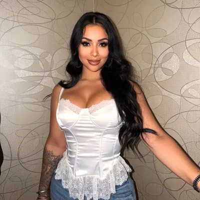 Bianca de Leon profile