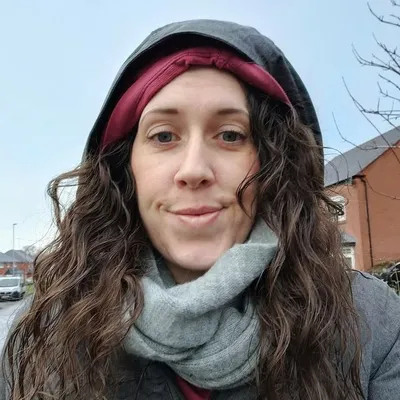 Helen Davies profile