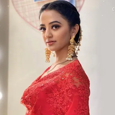 helly shah | Fan Page 🦋 profile