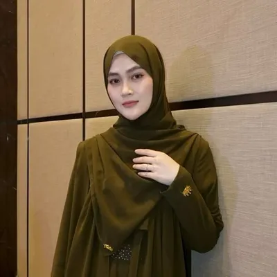 Henny Yuliana Rahman profile