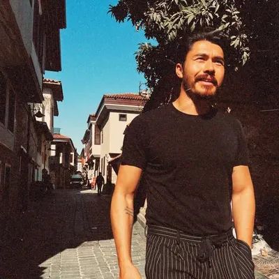 Henry Golding profile