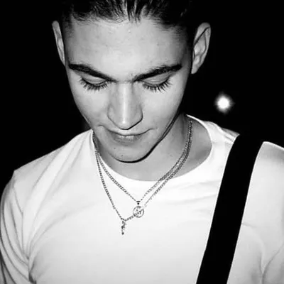 Hero Fiennes Tiffin profile