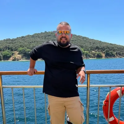 پوشاک مردانه / کتونی / تیشرت profile