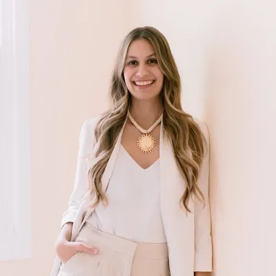Dr. Justine Grosso | Holistic Psychologist for Anxiety & Trauma