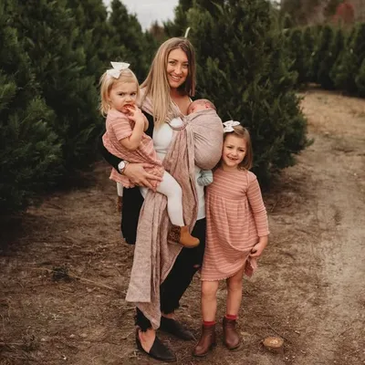 Holly | motherhood & lifestyle profile