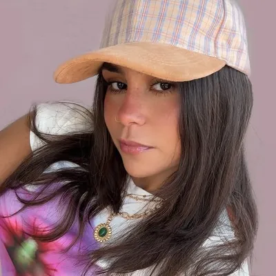 Laura Castellano profile