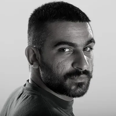 Hichkas profile