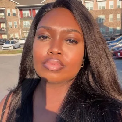 Hilary Noelle, MBA ✨ profile