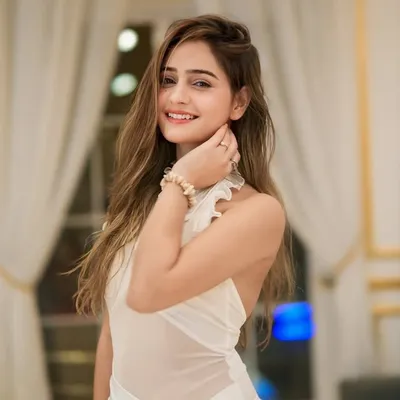 HIMANSHI SHARMA🤍 profile