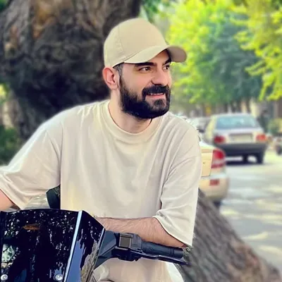 هومن ایرانمنش (Story) profile