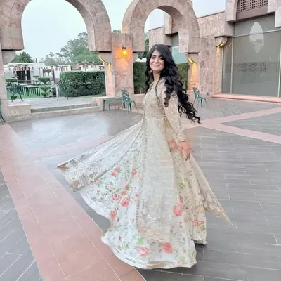 Hina Khan Zaadi profile