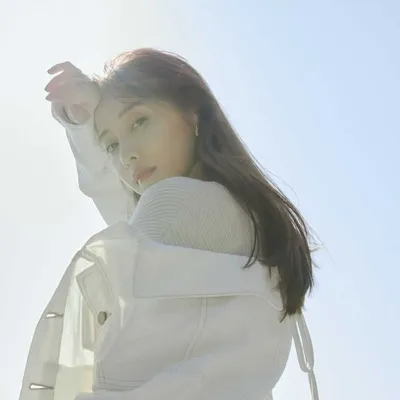 佐野ひなこ profile