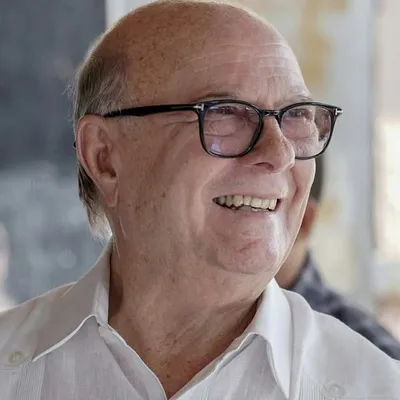 Hipólito Mejía profile