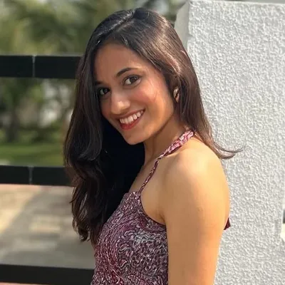 Aayushi Jain profile