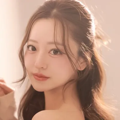 ひ な こ profile