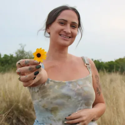 Hoegivesnofucks | Emily Bracey profile