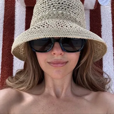 holly profile