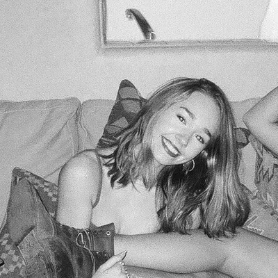 Holly Taylor profile