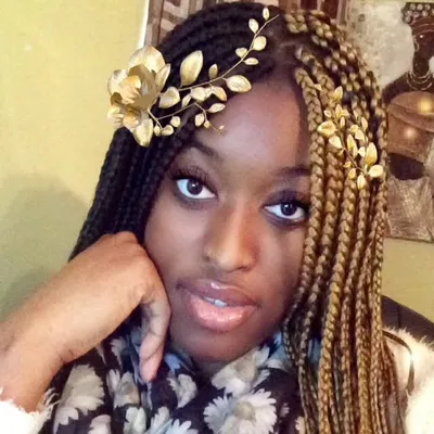 Holly Adesuwa profile