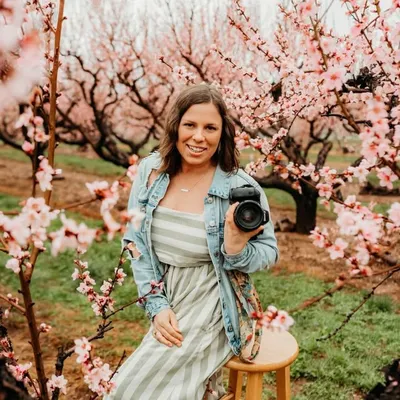 Holly Croft • Wedding & Family Photographer profile