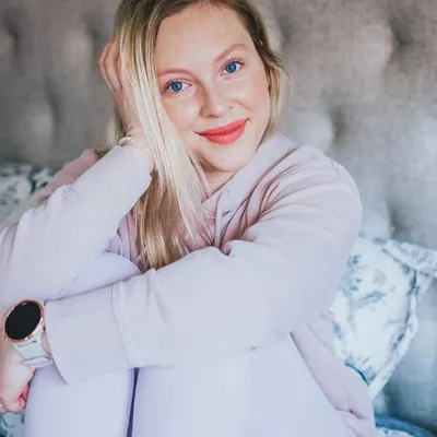 Holly | Travel & Style Blogger profile
