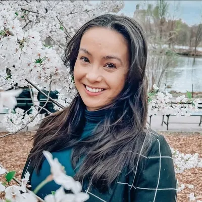 Holly | Shopping & Travel Creator profile