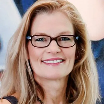 Artist • Holly Van Hart profile