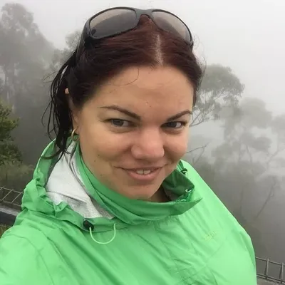 Em Holten profile