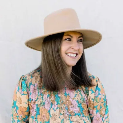 Sarah Knapek profile
