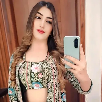 š„Hina_Khanš„ profile