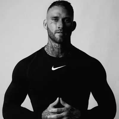 Elliot Hassell profile