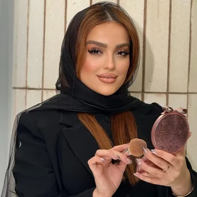 میکاپ آرتیست عروس/مدرس میکاپ/هورا بهاجی profile