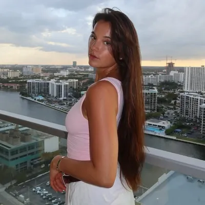 Hope Decastris profile
