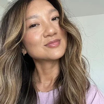 Uyen Carlson profile