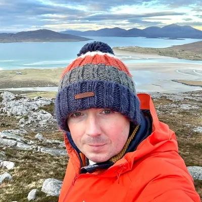 J A M I E H O W D E N profile