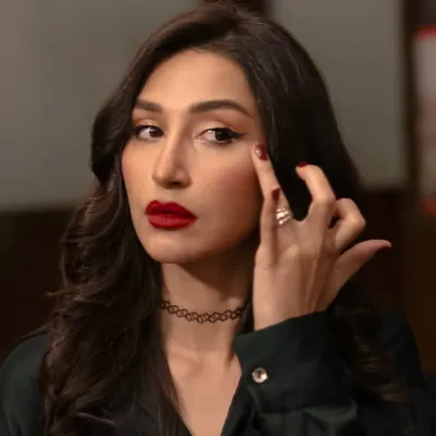 Hira Tareen profile