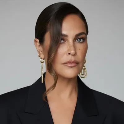 Hülya Avşar profile