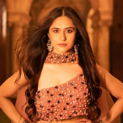 Hunar Hali profile