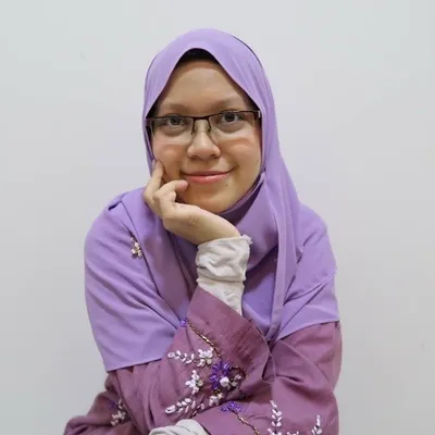 HUSNA READS✨Penulis | YouTuber profile