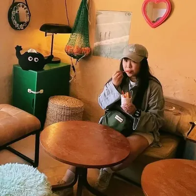 Debbie Chou profile