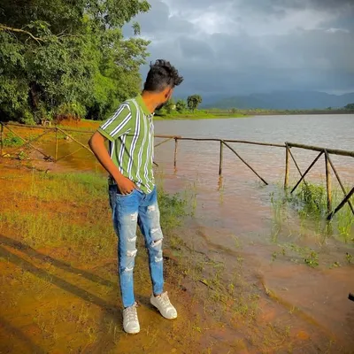 😎Mayur_mr_Famous😎 profile