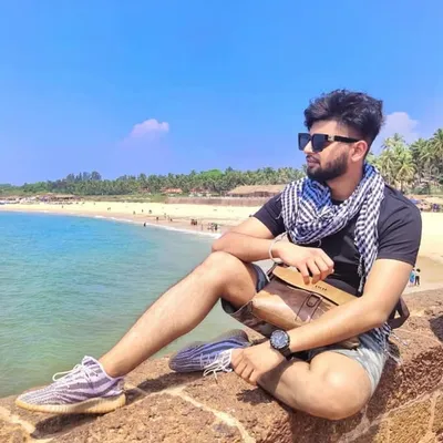 GAUTAM ๐ฌ profile