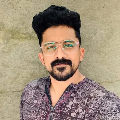IshaQue profile