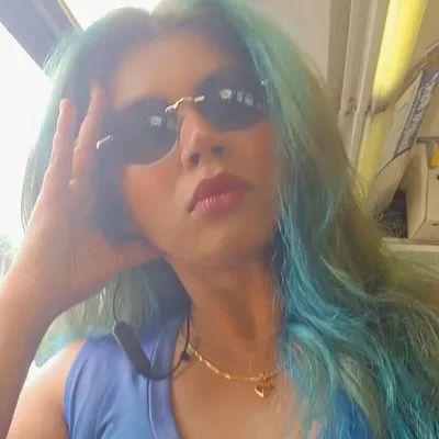 Debbie Pari profile