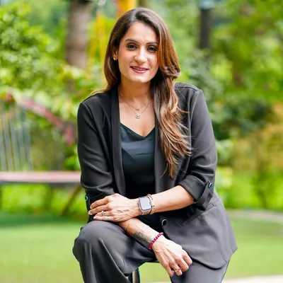 POOJA WASAN | MAKEUP ARTIST | MUMBAI