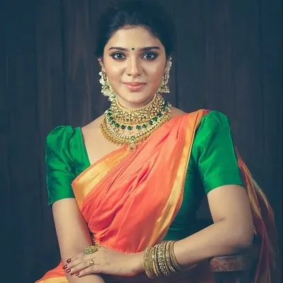 AATHMIKA OFFICIAL FANPAGE👑😇 profile